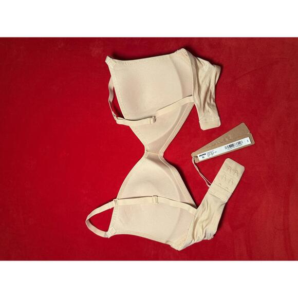 Skims Wireless Form T Shirt Bra Color Sand Size 32A - Picture 2 of 3